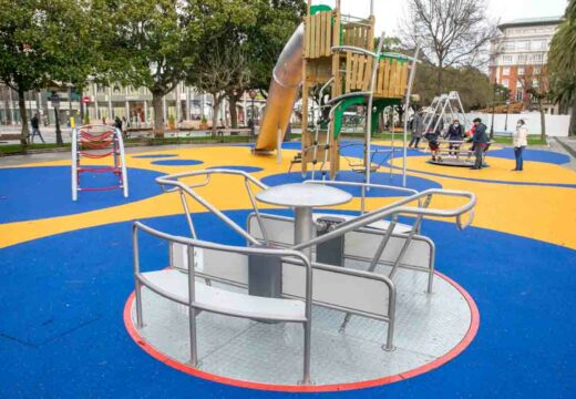 O Concello creará máis de 100 prazas adaptadas nos xogos infantís da cidade